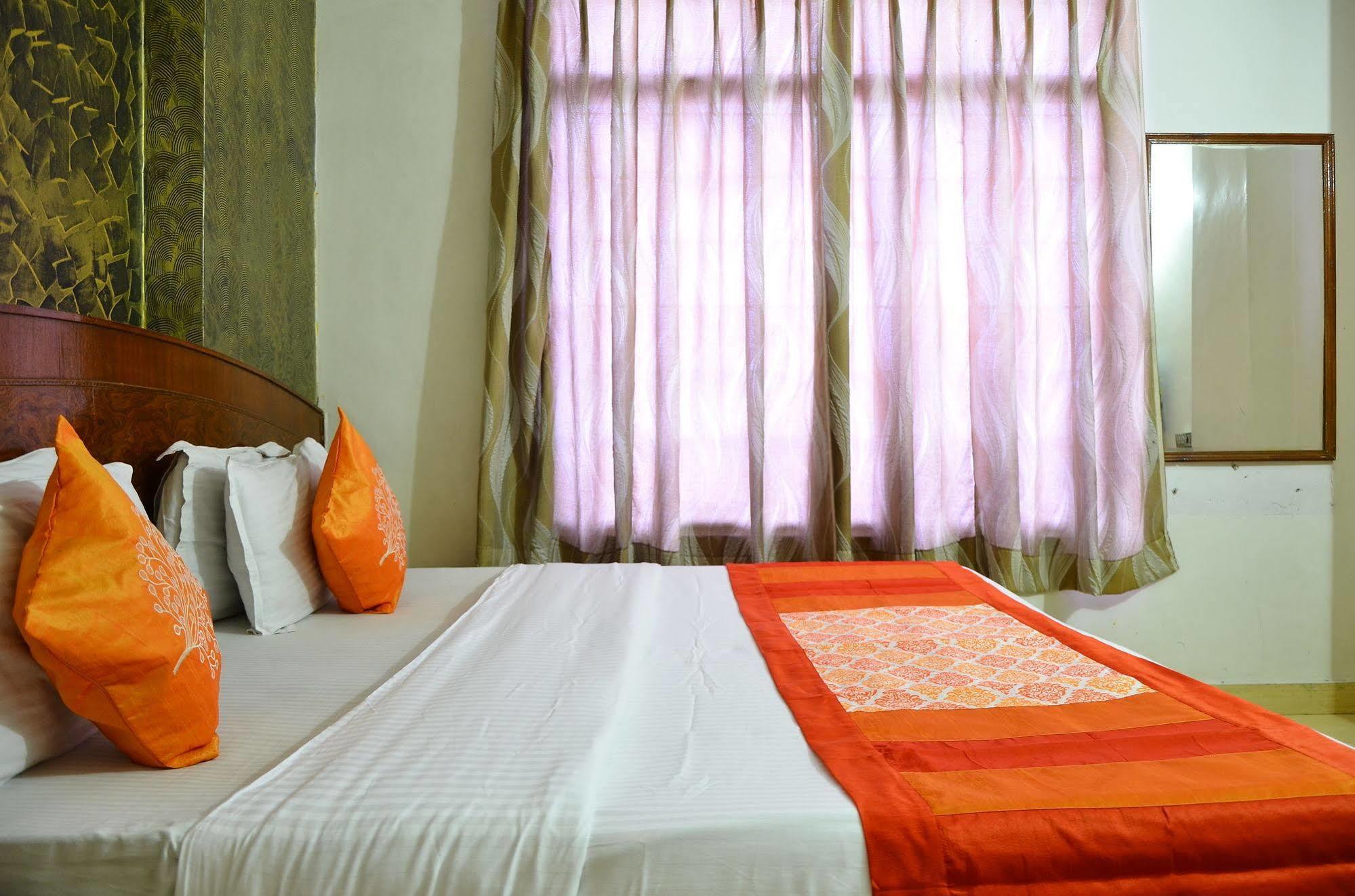 Airport Hotel Paradise International New Delhi Luaran gambar